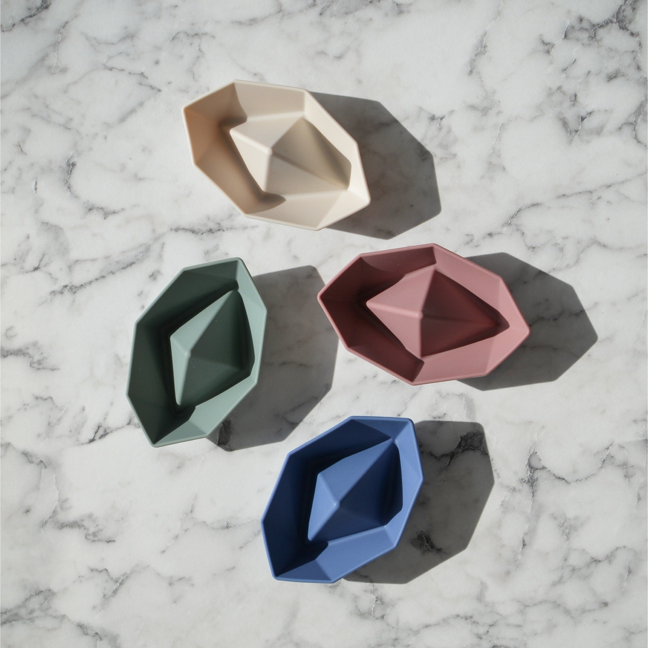 Shnuggle Splash & Play Bundle: Toddler Bath Tub & Accessories Bundle 5-Piece