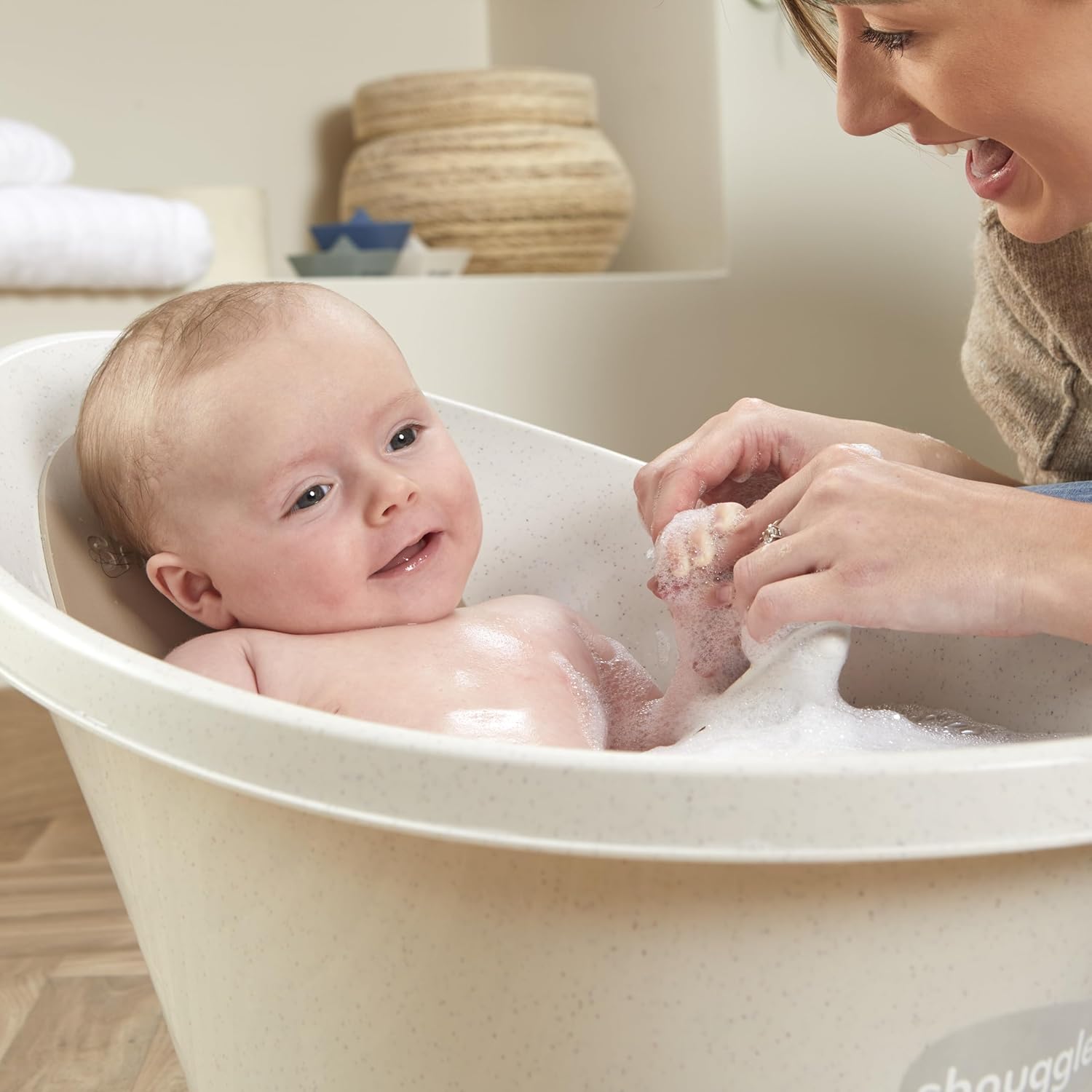 Shnuggle Baby Bath Tub, Suitable from Birth