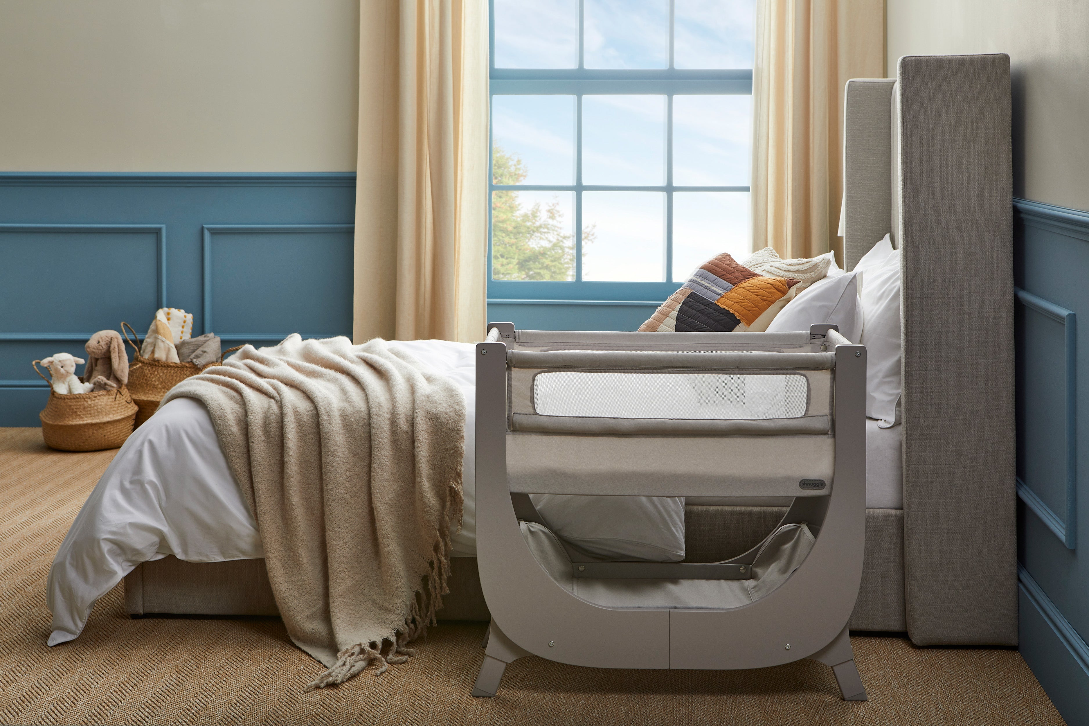 Shnuggle Air Lite Infant Bedside Bassinet