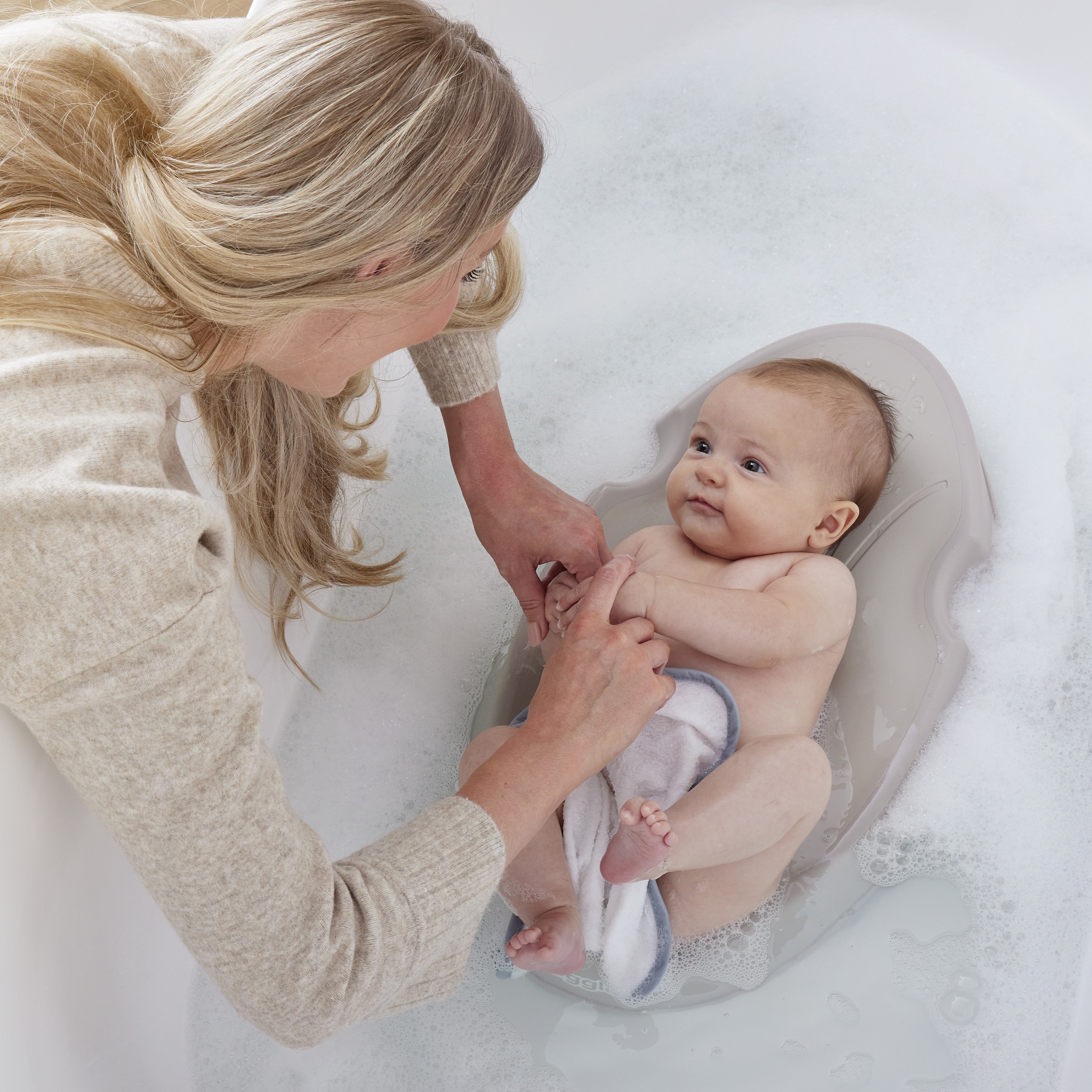 Shnuggle Newborn Bath Support | From 0-6 months