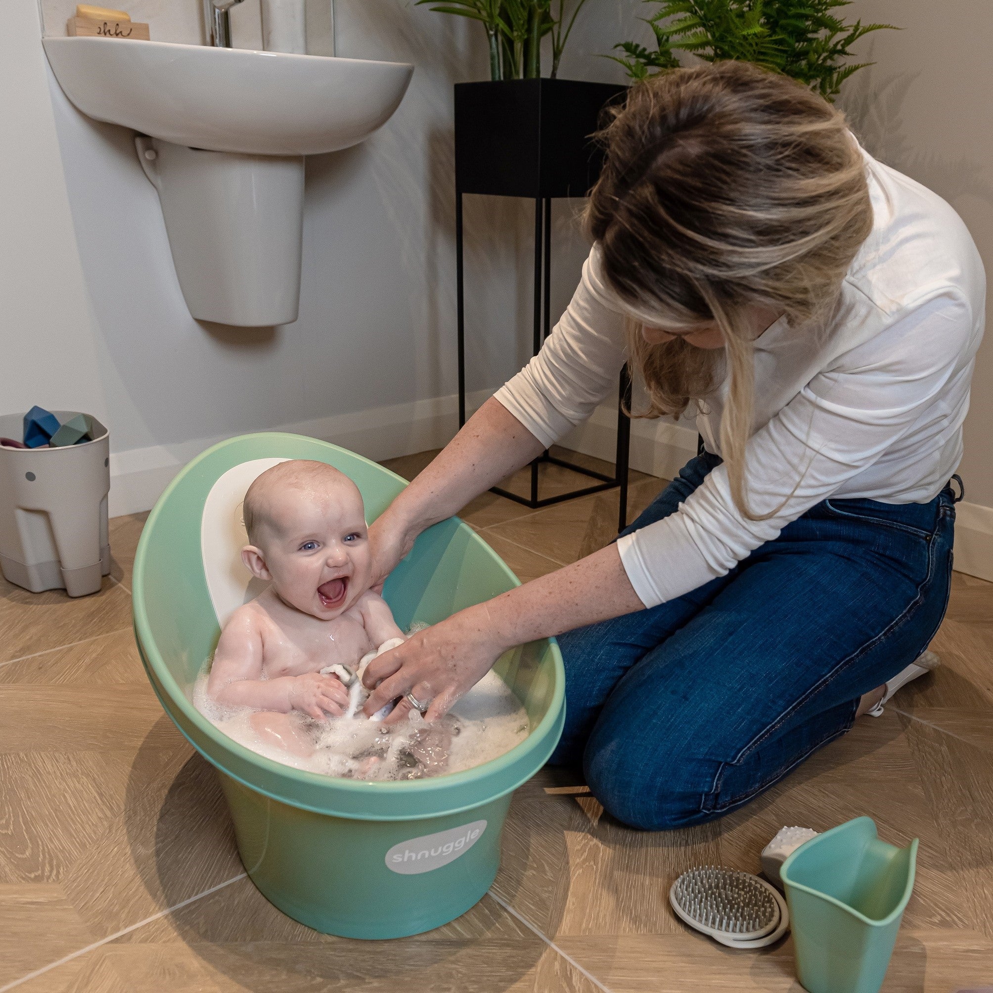 Shnuggle Bath Stand Up Baby Tub Shnuggle Baby Bath Newborn Baby