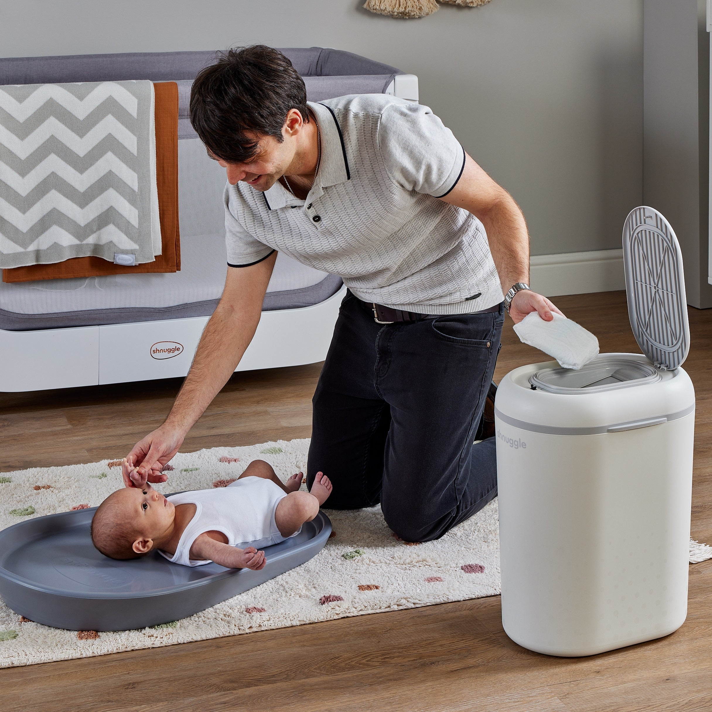 Shnuggle Eco-Touch Nappy Bin Diaper Pail + 30 Better Bag Liners