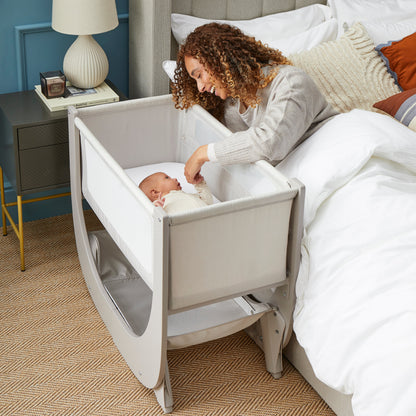 Shnuggle Air Lite Infant Bedside Bassinet