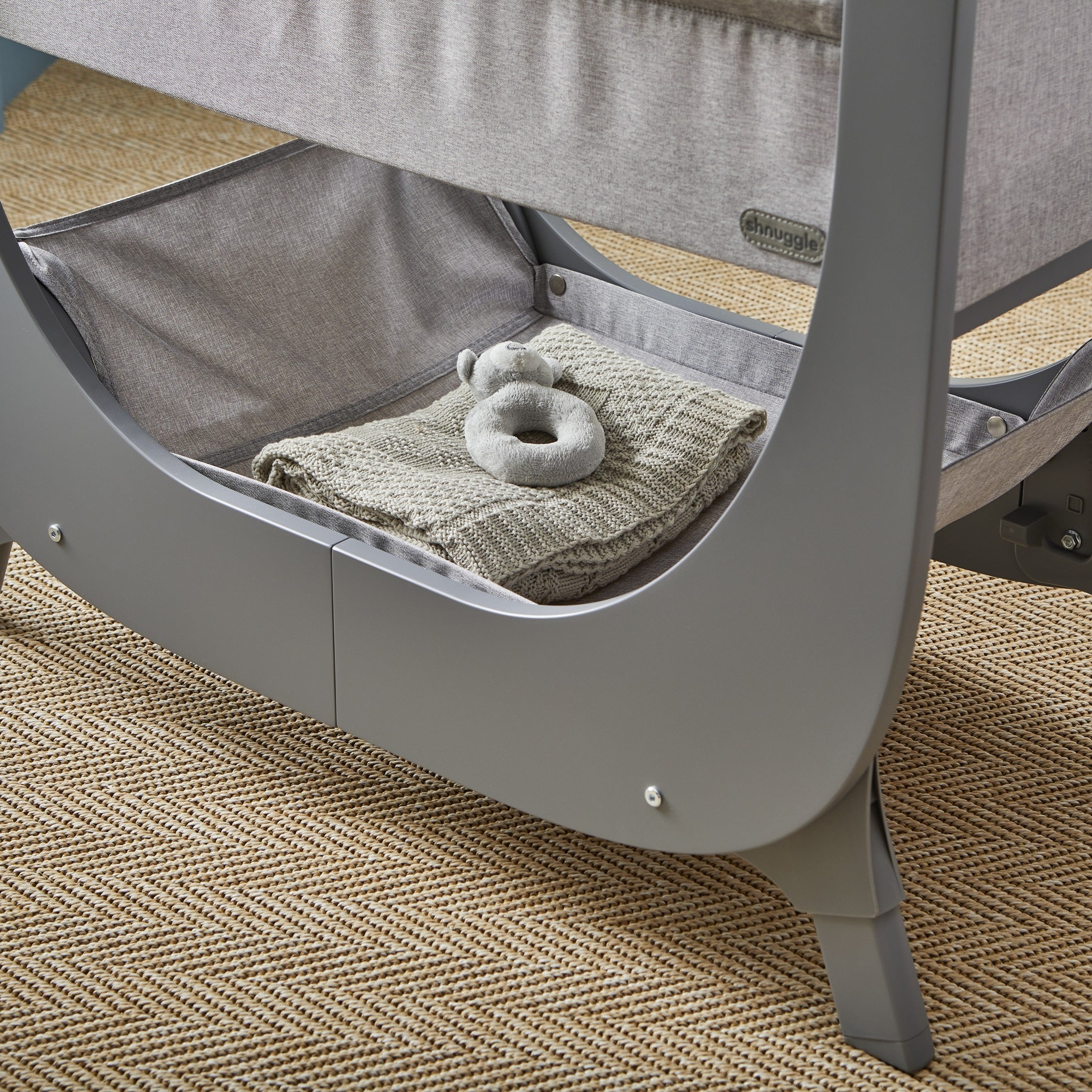 Shnuggle Air Lite Bedside Bassinet | Reloved & Sanitized (Open Box)