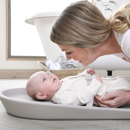 Shnuggle Bath & Change Bundle: Baby Bath & Changing Bundle + Accessories - 6-Piece Set